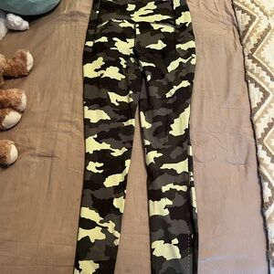 Lululemon Athletica Black and Green Leggings size 4